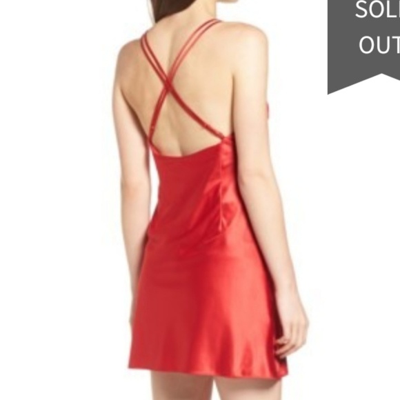 Privacy Please Raven slipdress - Picture 6 of 7